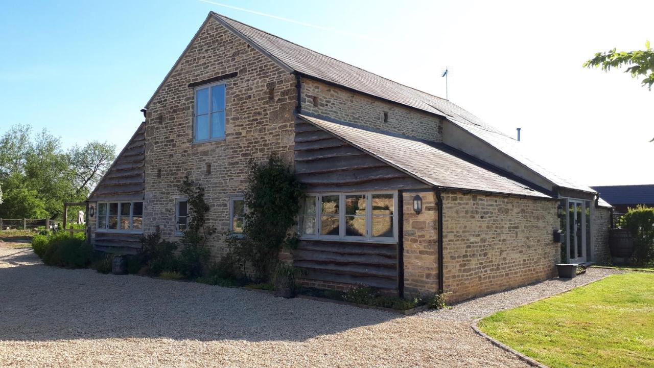 The Byre North End Farm Bed & Breakfast Ashton Keynes Exterior foto