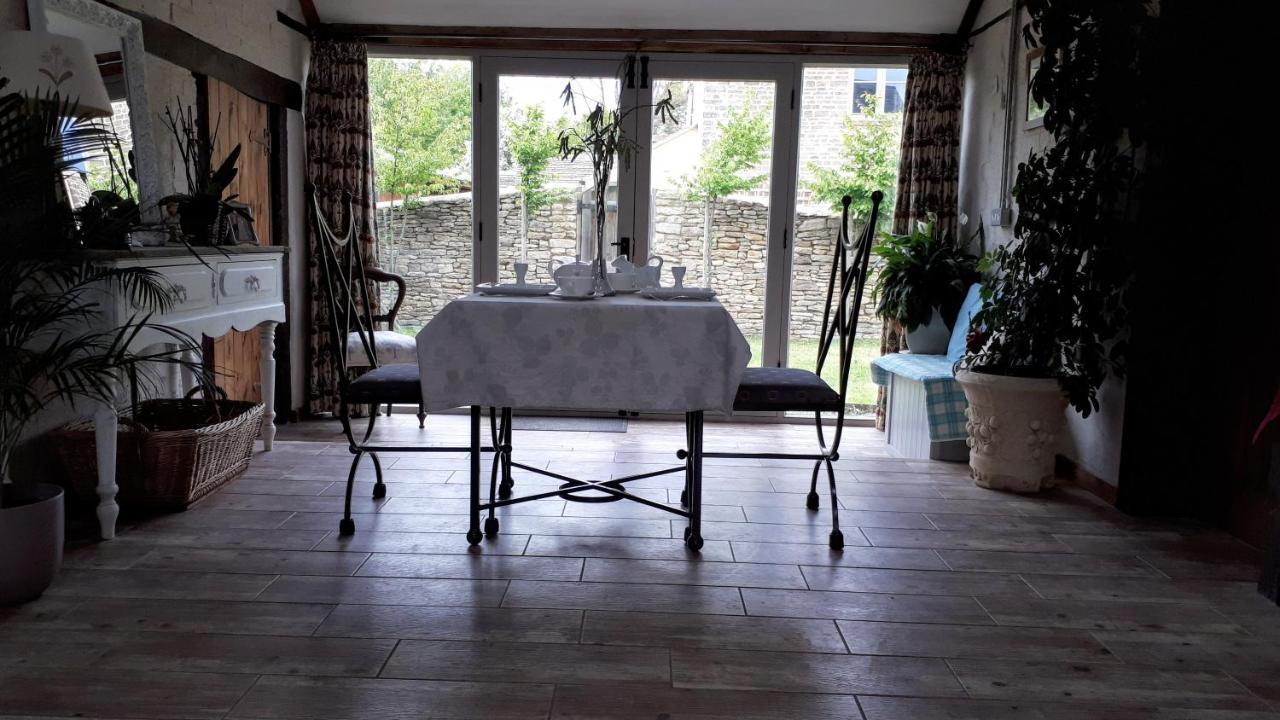The Byre North End Farm Bed & Breakfast Ashton Keynes Exterior foto