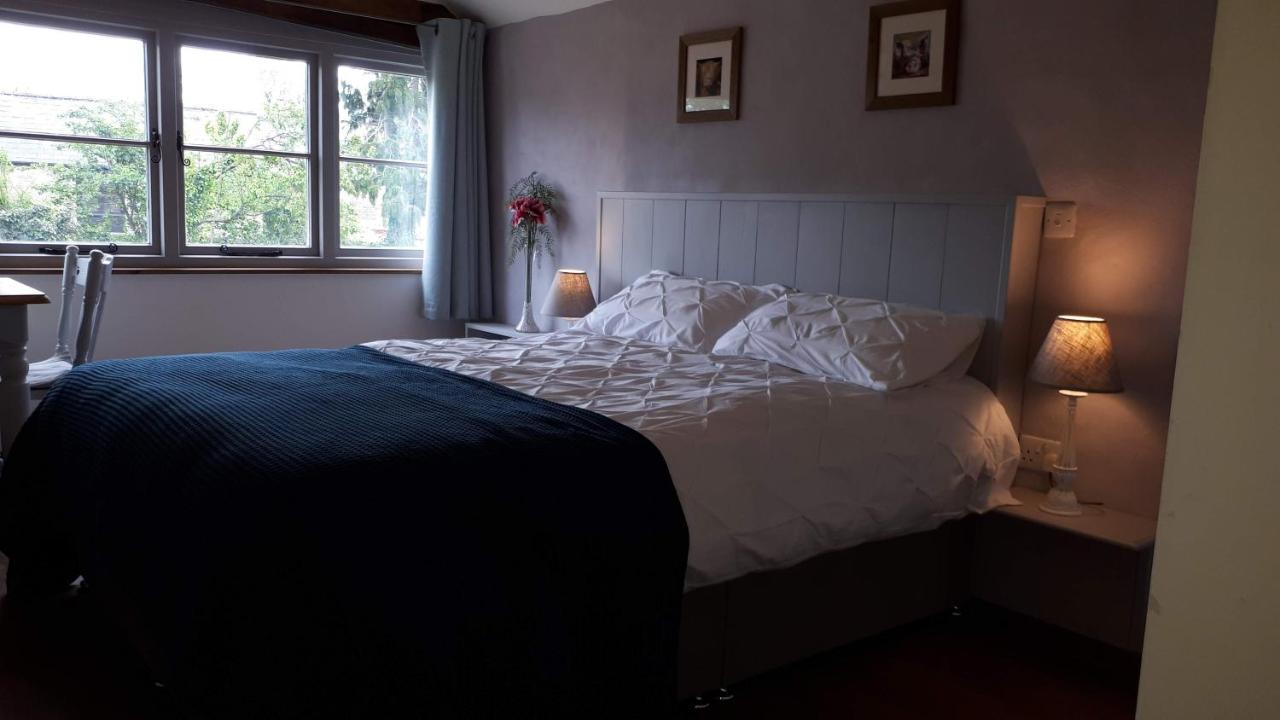 The Byre North End Farm Bed & Breakfast Ashton Keynes Exterior foto