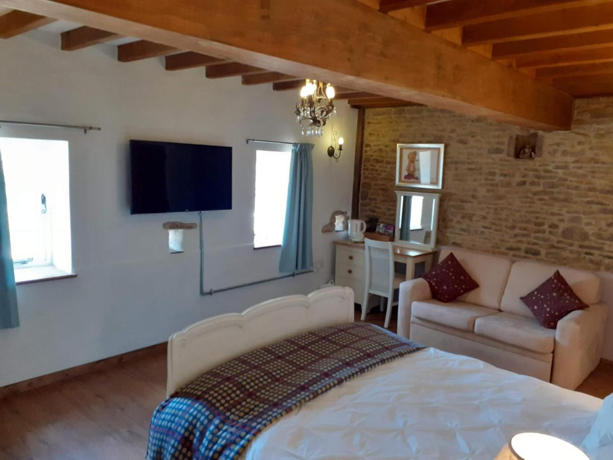The Byre North End Farm Bed & Breakfast Ashton Keynes Exterior foto