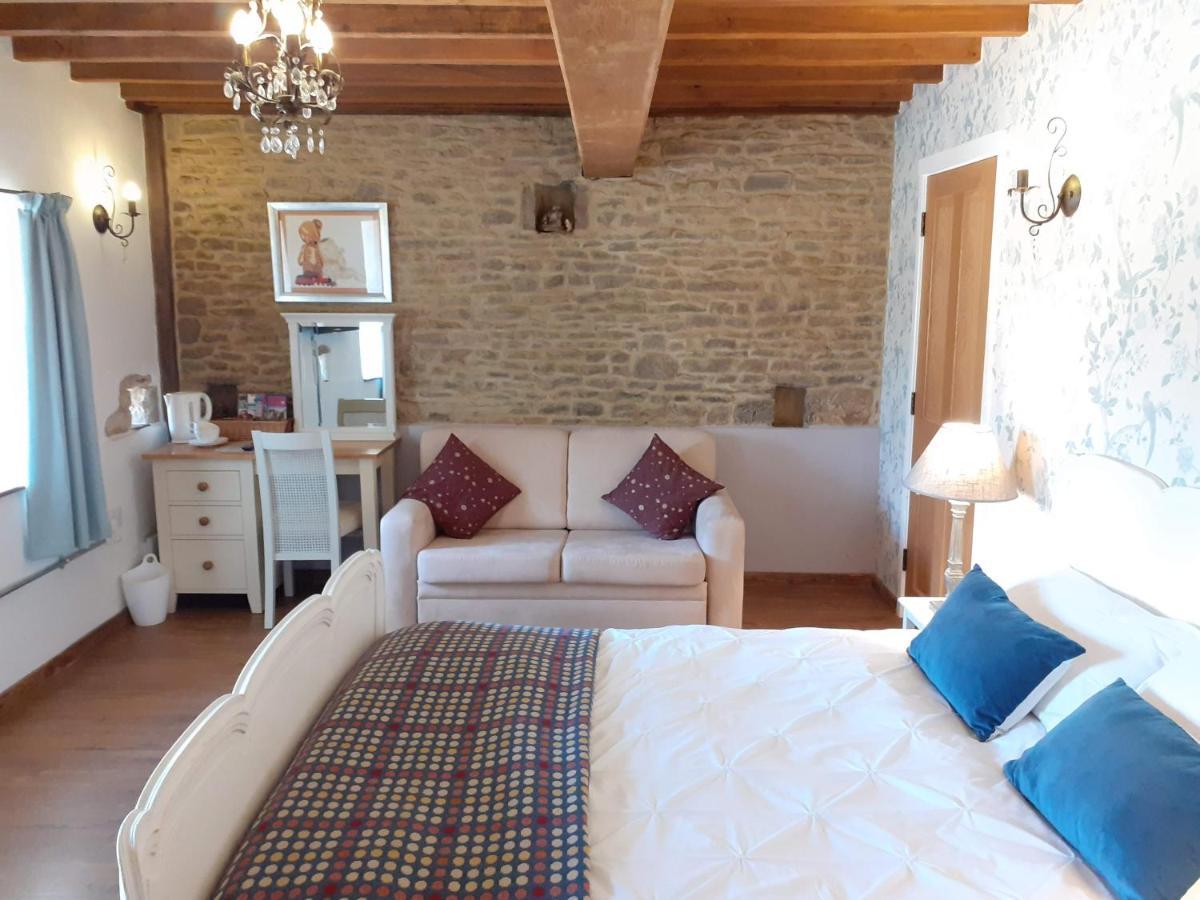The Byre North End Farm Bed & Breakfast Ashton Keynes Exterior foto
